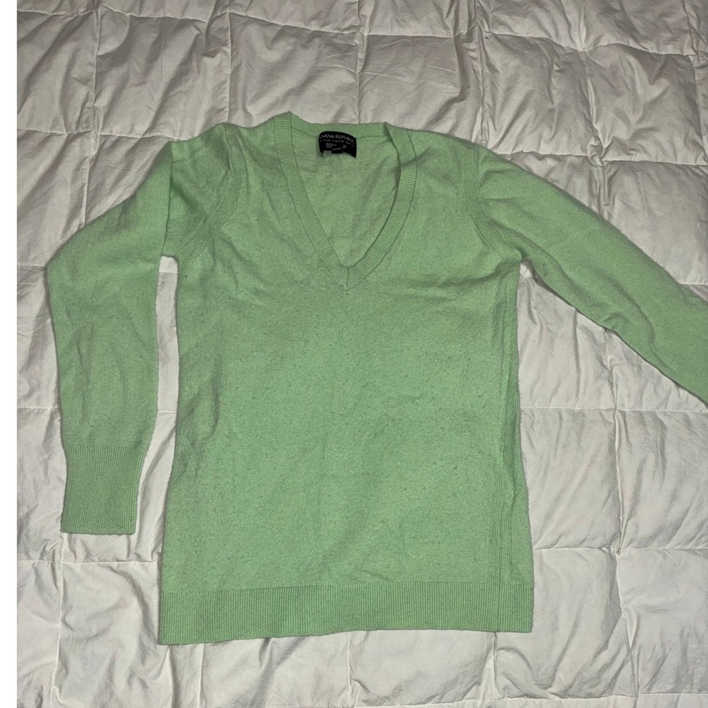 Banana Republic Mint Green V-Neck Sweater Italian Yarn Filpucci Small
